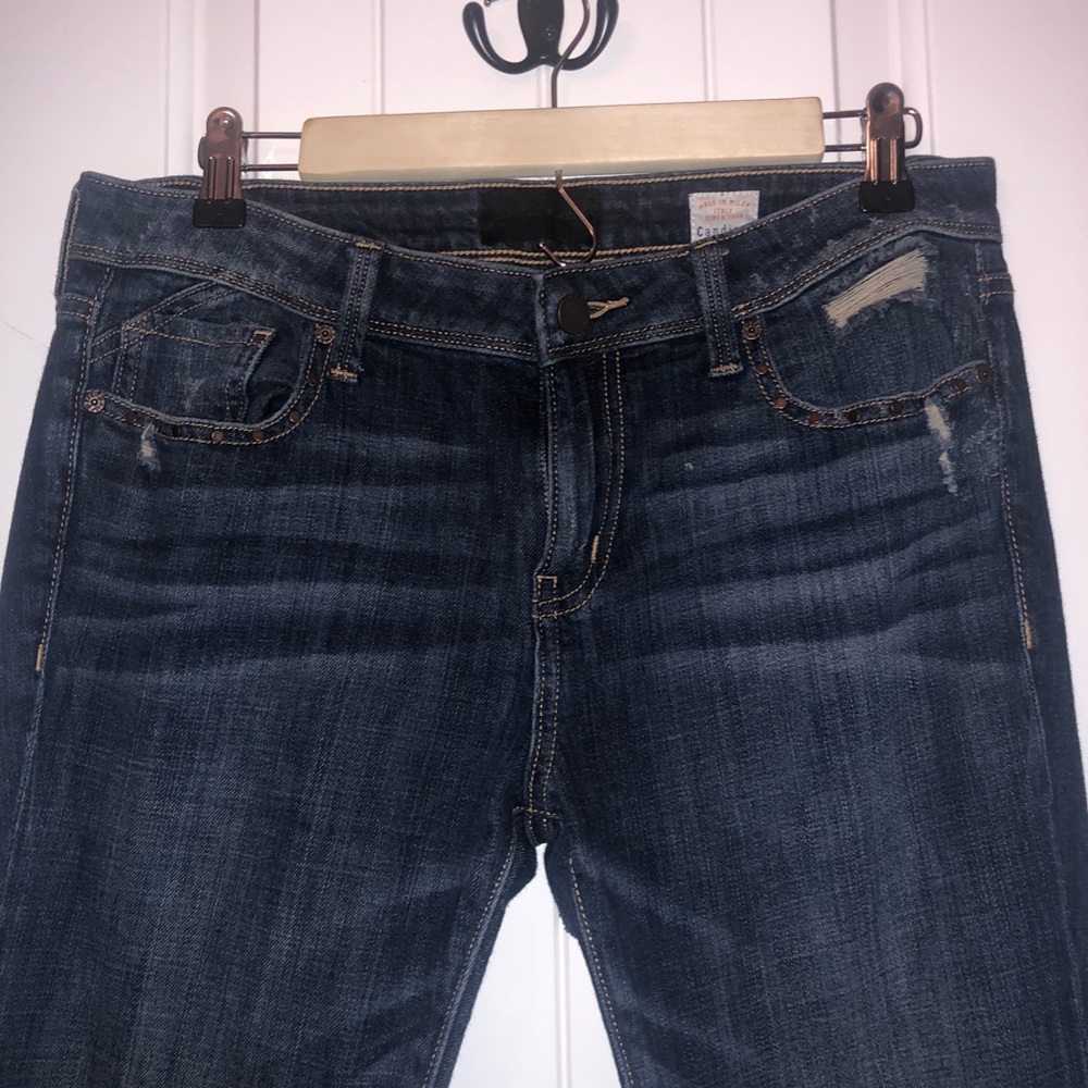 BUCKLE BLACK JEANS!